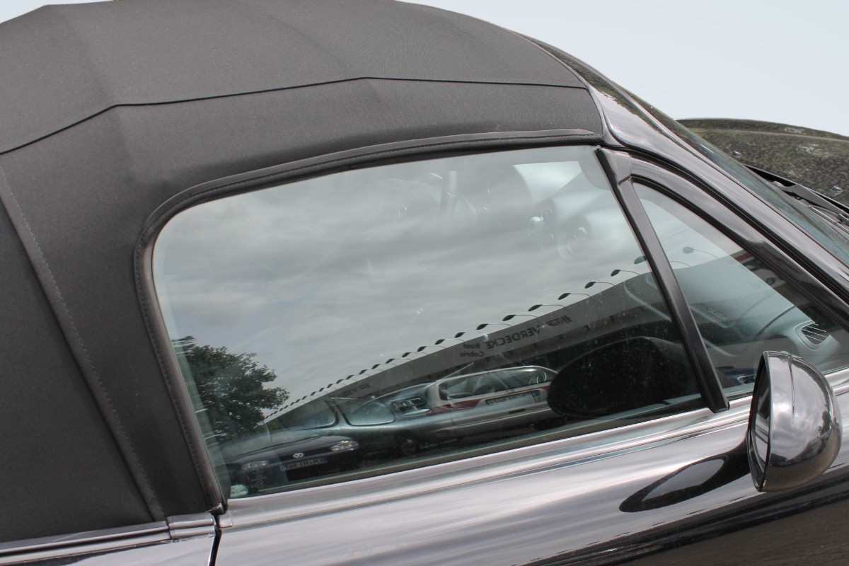 Mazda MX-5 NA/NB convertible top 1-piece with foil window Mazda MX-5 NA/NB convertible top 1-piece with foil window